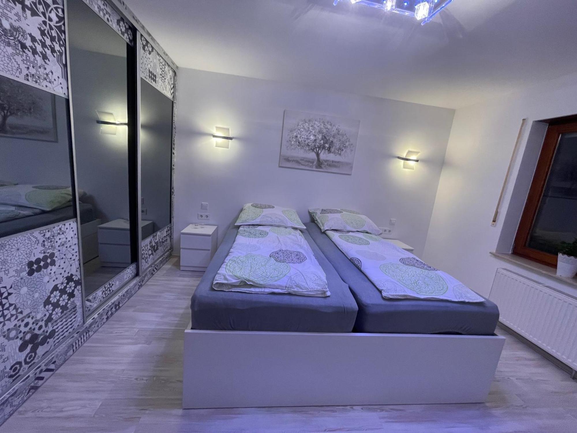 Wunderschoenes 2 Zimmer Apartment Zentrum Goldstadt Pforzheim Esterno foto